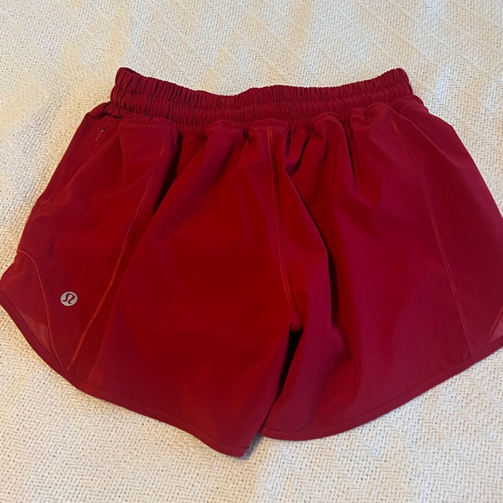 lululemon red shorts ❤️